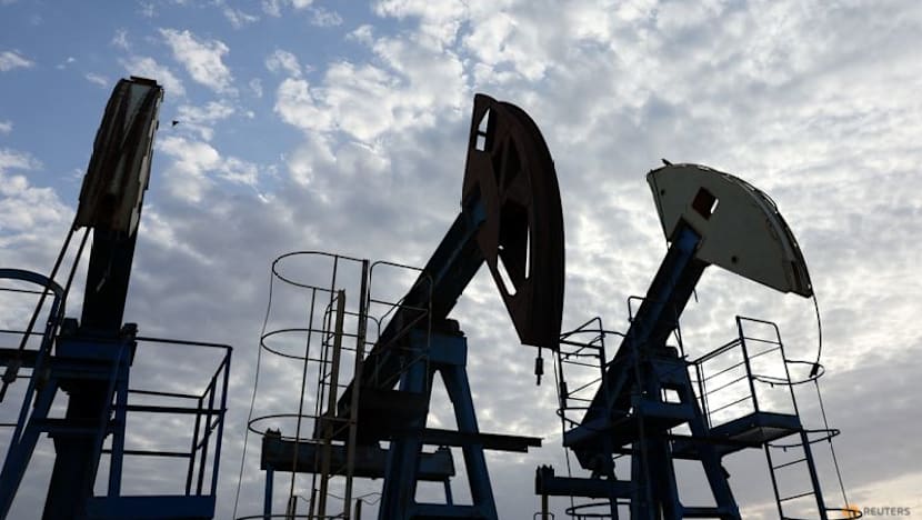 Oil Falls As Trump Comments on Iran Talks Ease Supply Concerns
