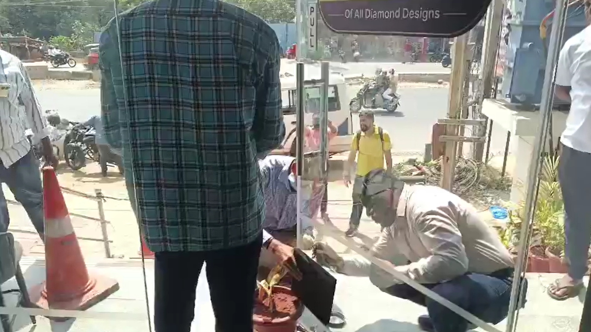 Jewel Heist Shocks Boduppal: Diamond and Gold Stolen from Showroom