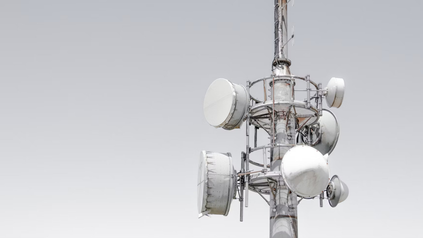 Tech Frontier: AT&T, T-Mobile and Verizon have officially teamed up to end coverage gaps