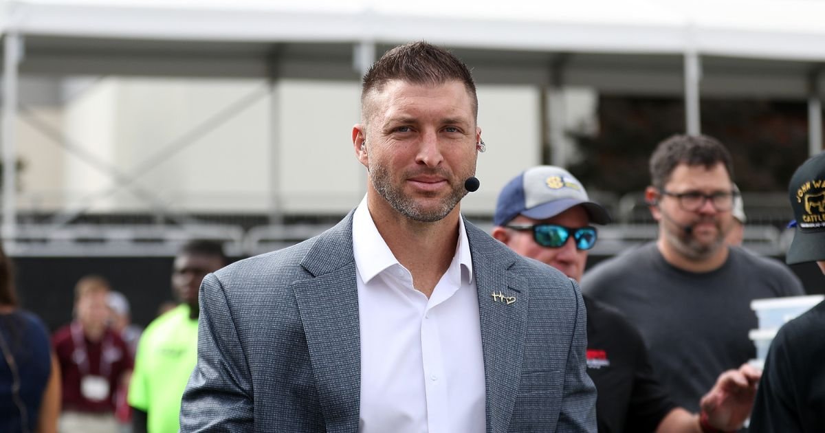 Tim Tebow Announces He's 'Pausing' Relationship with Christian Group Targeted by Liberal Reporter