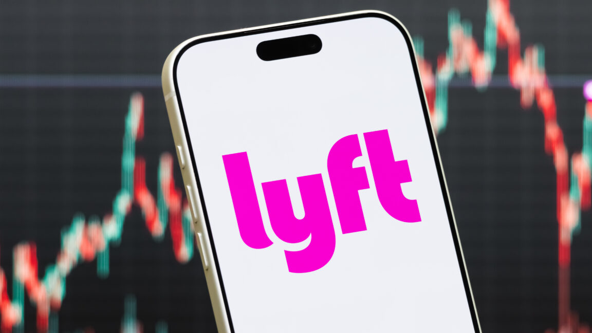 Key Developments: Lyft settles landmark driver misclassification lawsuit for $272.5M