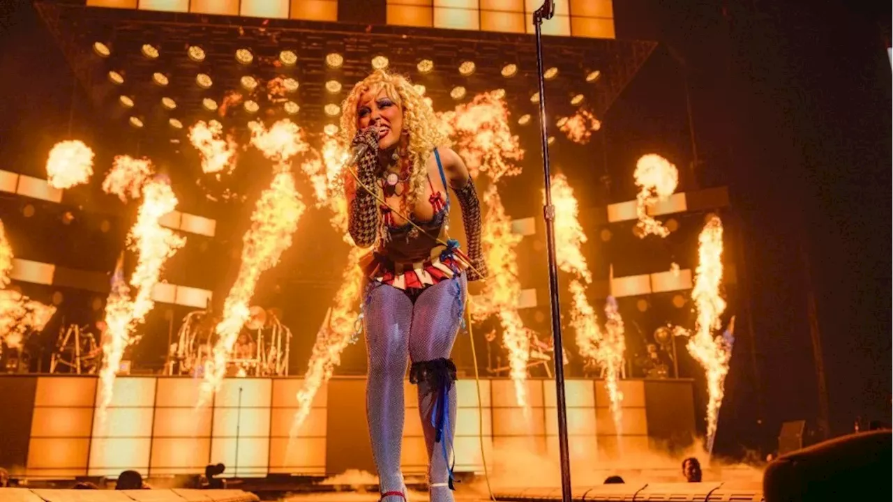 Corporate Strategy: Doja Cat Brings Global Tour to U.S. With Revamped Setlist and New Remix