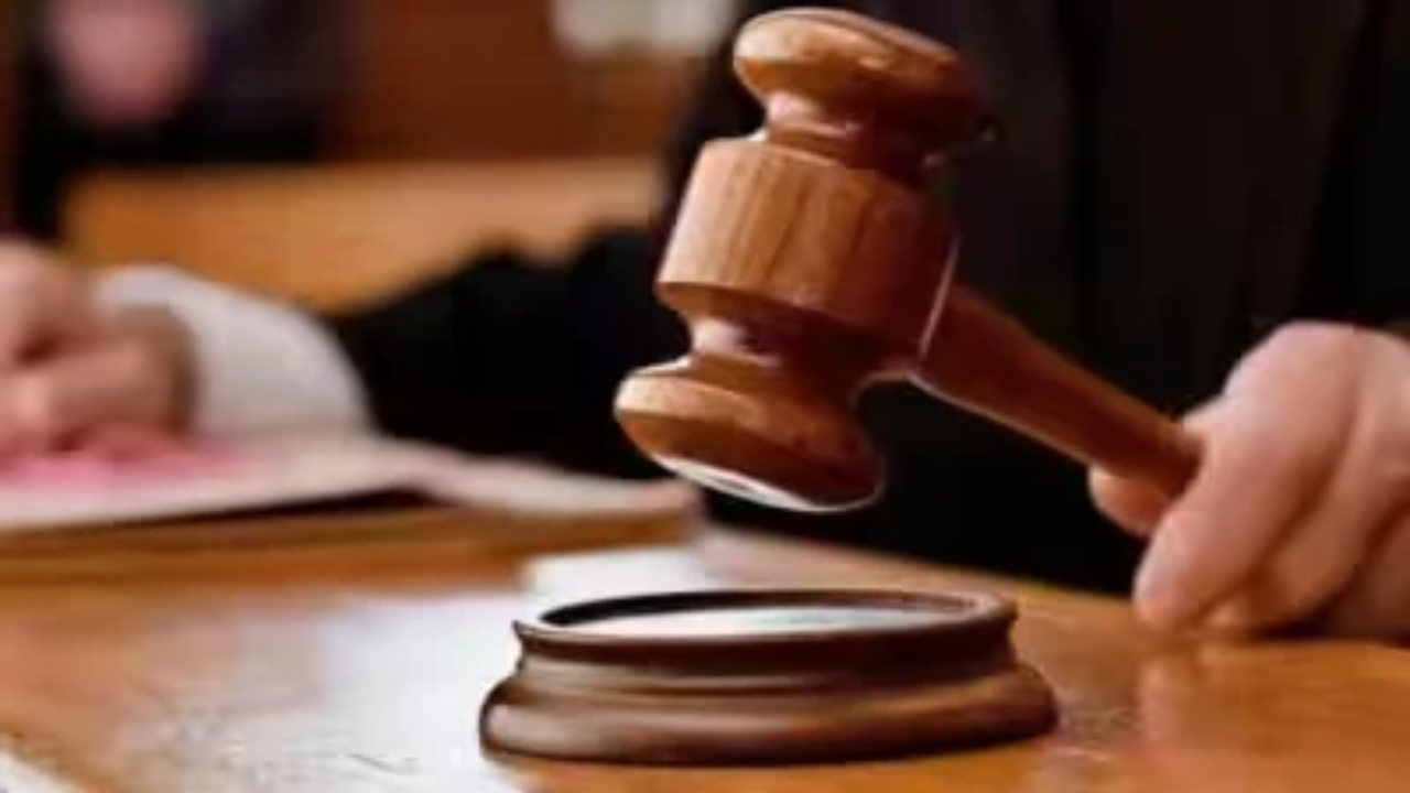 UK Neighbours Fought Over Hedge Boundary; Loser Ordered to Pay £108,402 Upfront