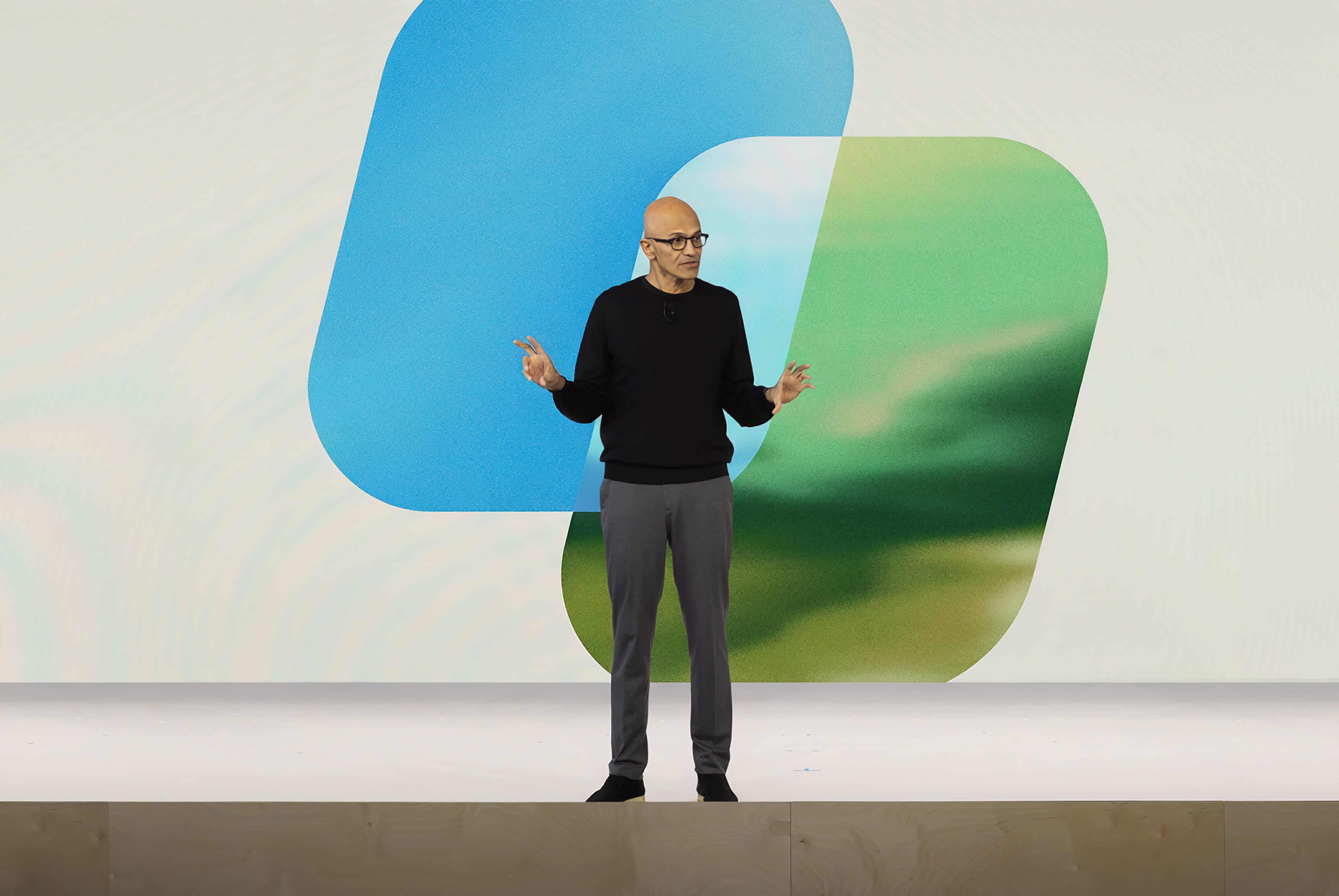 Crypto Markets in Focus: Inside Microsoft’s big Copilot rethink Amid Shifting On-Chain Metrics