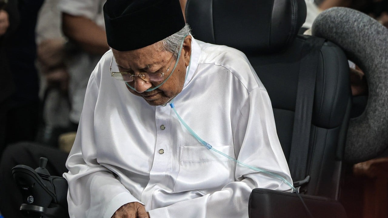 Developing Story: Malaysia’s Mahathir in hospital for observation a day after wife’s death