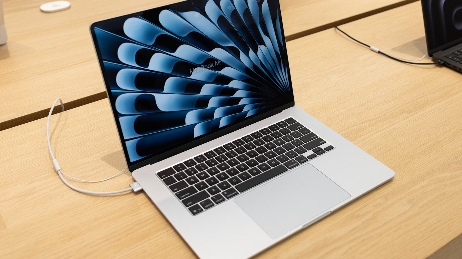 Why How Does Using Your Macbook While Charging Affect Its Battery Life Has Sparked Heated Debate
