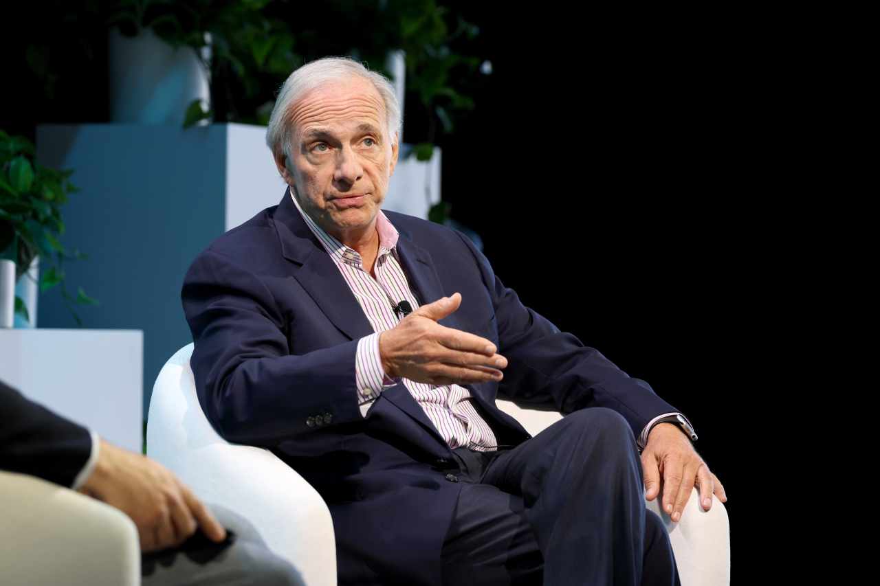 What You Don’t Know Is Greater Than Anything You Do Know’: How Ray Dalio Would Build a Portfolio to Withstand a Popping AI Bubble