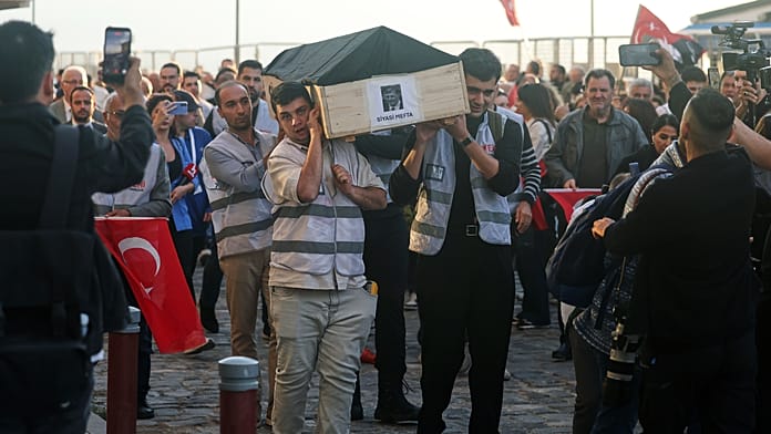 BREAKING: Protests Erupt in Izmir as Mayor Defects to Erdogan's AK Party