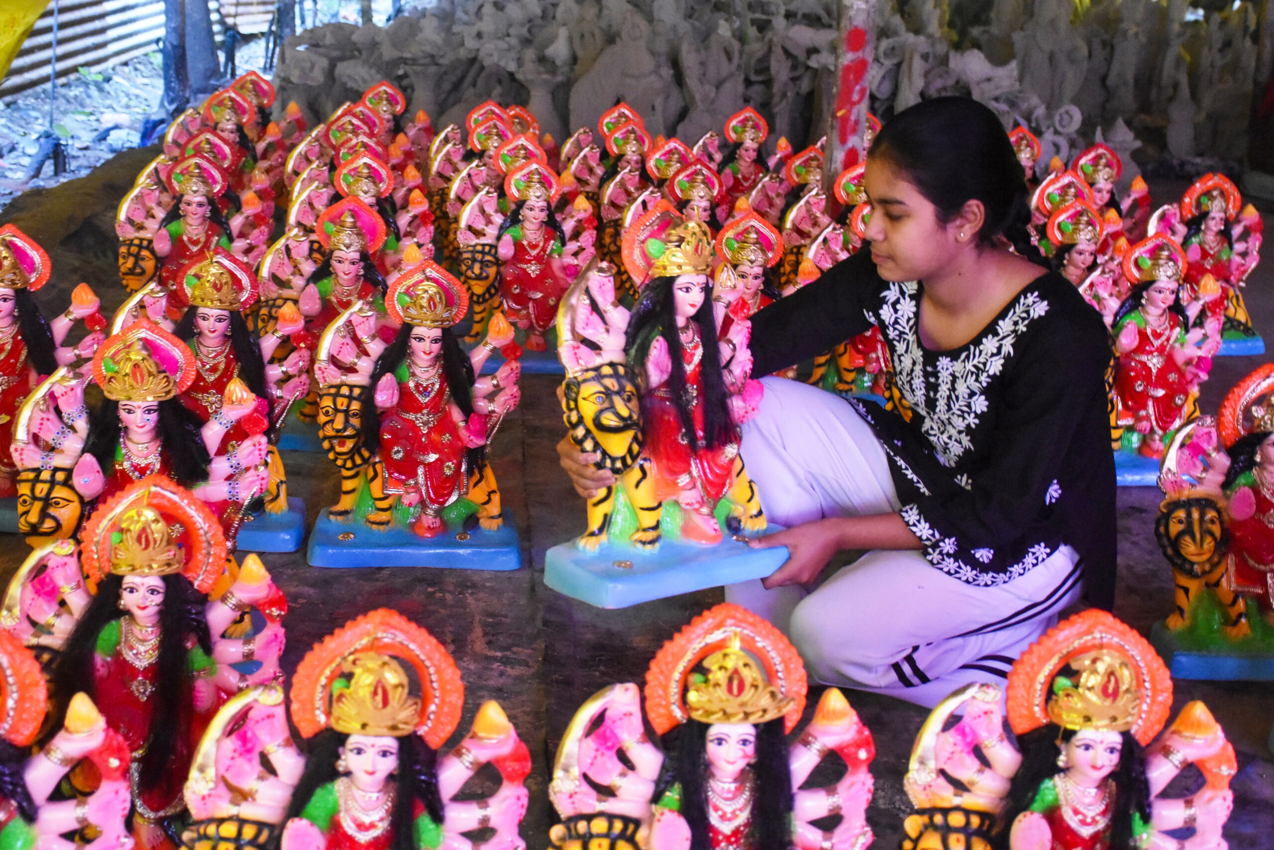 Moradabad: a Woman Shops for Puja Items Ahead of Navratri #gallery