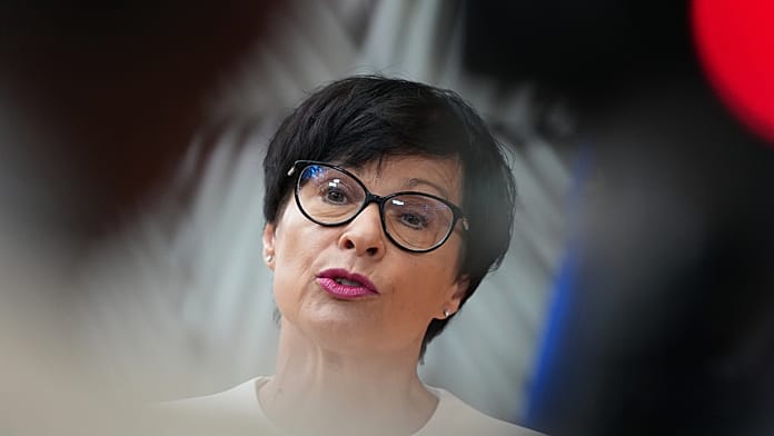 EU Hopefuls Fear New Safeguard Plans Could Create Second-class Members