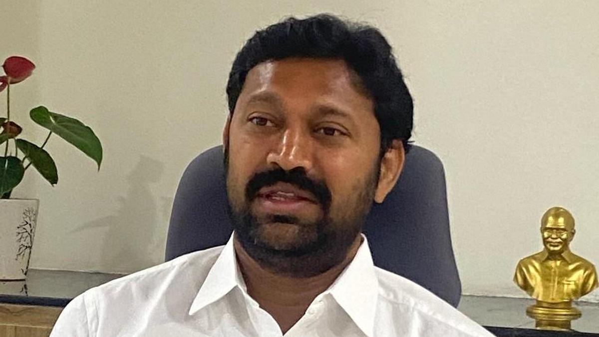 International Briefing: Vivekananda Reddy murder case: ED seizes unaccounted cash, locker keys from YSRCP MP Avinash Reddy’s house