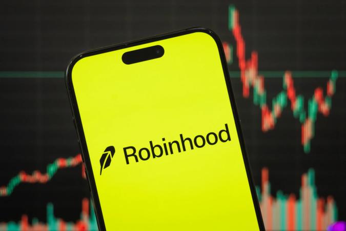 Robinhood Chain Activity Plummets 40% as Fee Woes Spill Into Trading