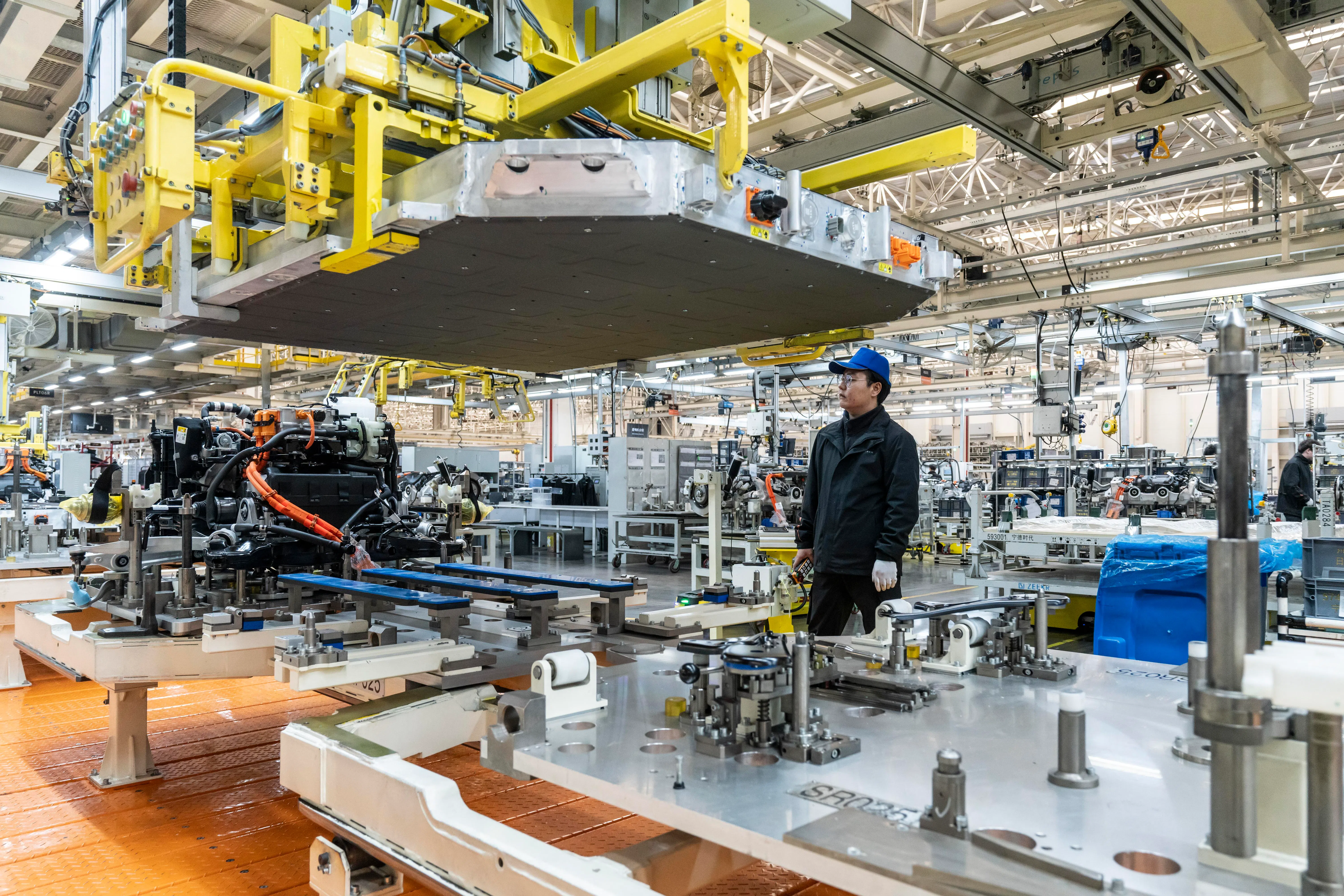 China’s crowded car industry moves towards consolidation