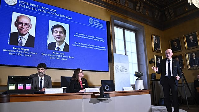 French and Japanese Scientists Awarded Nobel Chemistry Prize