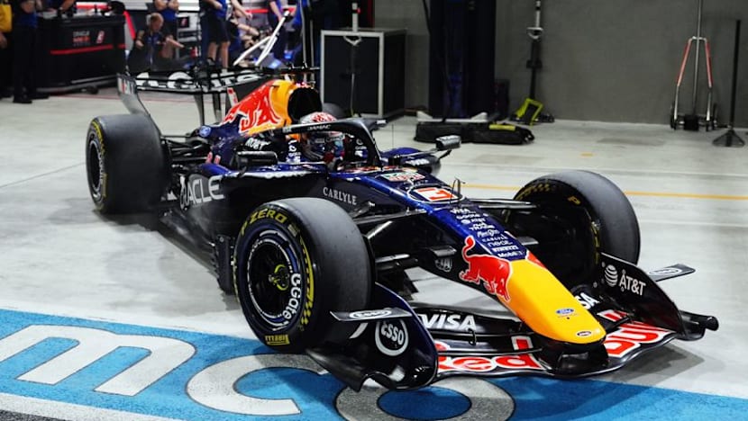 Verstappen Continues Resurgence With Pole for Singapore Sprint