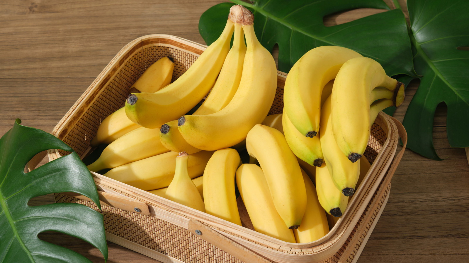 Bananas Taste Like Dessert When Sprinkled With This Pantry Staple