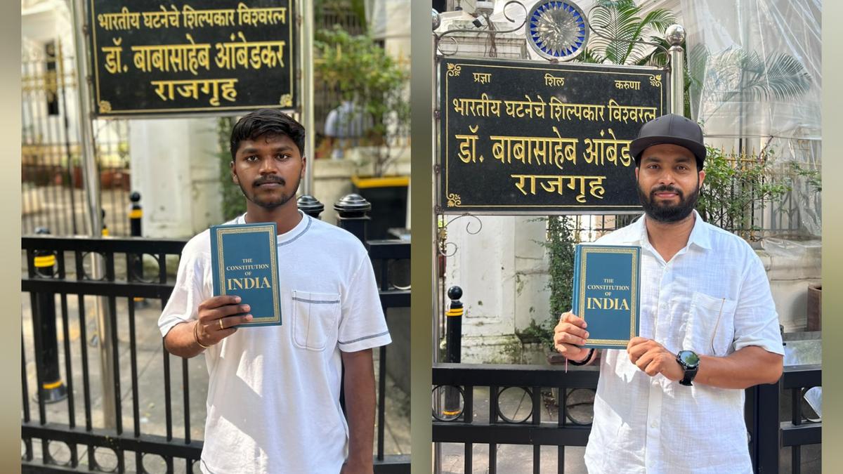 Cockroach Janta Party Volunteers Detained in Bhopal Ahead of Delhi Protest