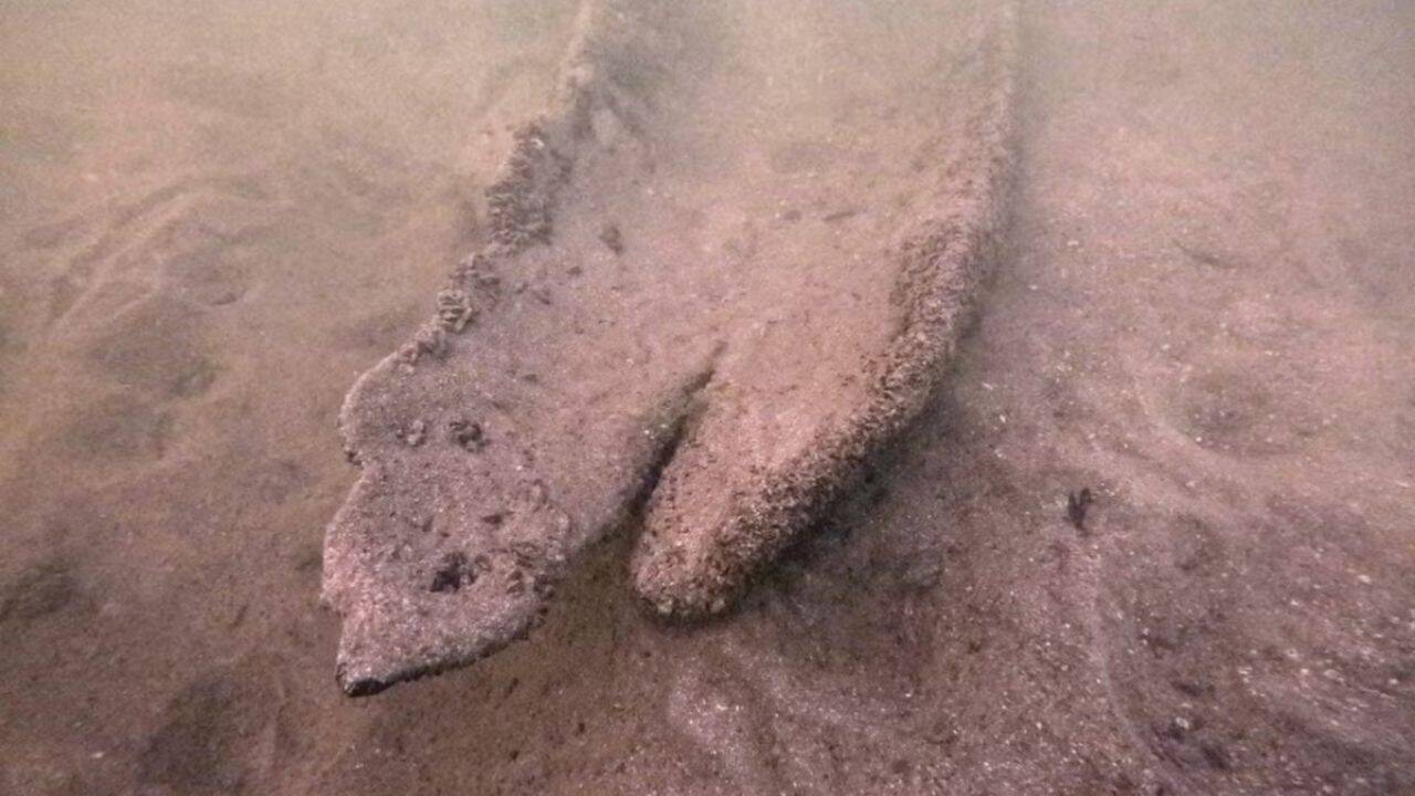 International Briefing: Wisconsin diver finds 17-foot canoe in lake; tests show it is 1,000 years old