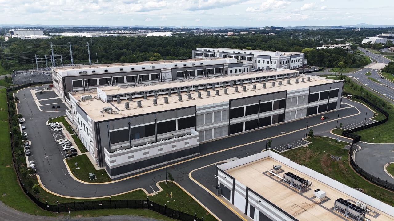 Silicon Architecture Shift: Amazon is hiking chip-rental prices and reportedly moving Nvidia processors off the balance sheet and Supply Chain Realignment