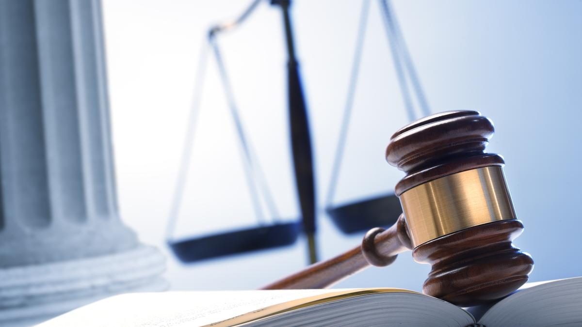 Judicial Precedent: Proposed Supreme Court visit of parliamentary panel studying simultaneous elections: Why is separation of powers an issue? Sparks Broad Legal Debate