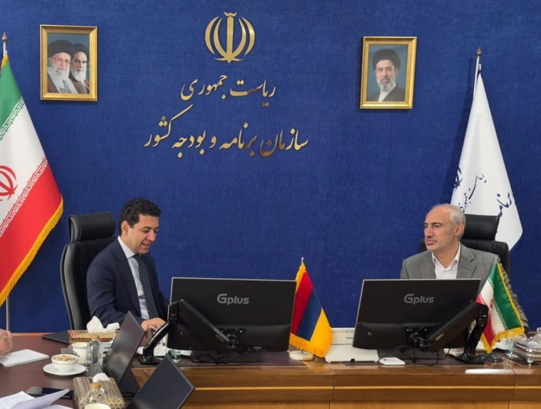 Armenia, Iran discuss bilateral cargo transportation