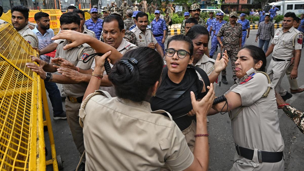 Supreme Court Slams Delhi Police Over Illegal Detentions Amid CEC Protest Crackdown