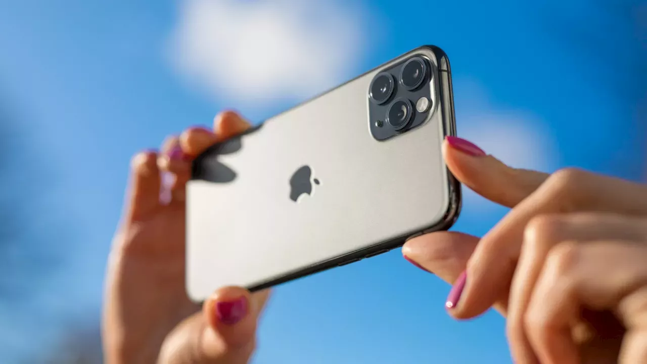 Your Phone Can Fix Badly Framed Photos After You Take Them