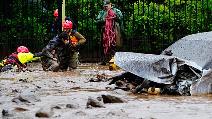 Chile: Santiago Flooding Turns Streets to Rivers As Kast Declares State of Catastrophe