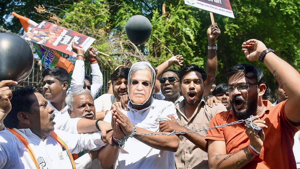 Congress Protests Erupt Across Maharashtra Over Gyanesh Kumar's SIR Role