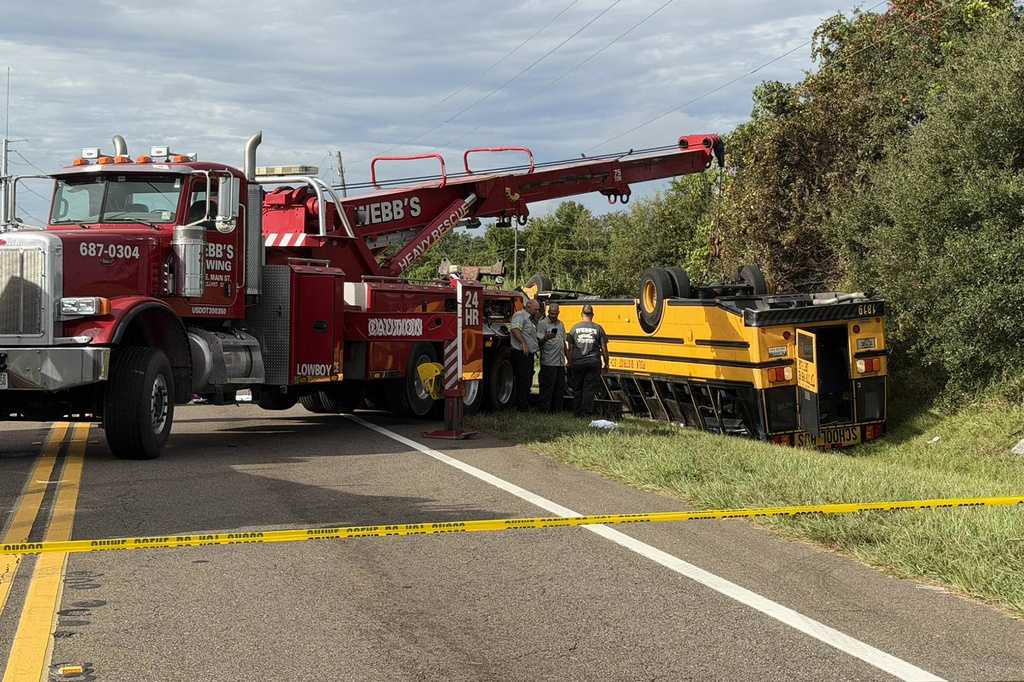 Florida school bus flips in deadly crash, killing 10th-grade girl and another
