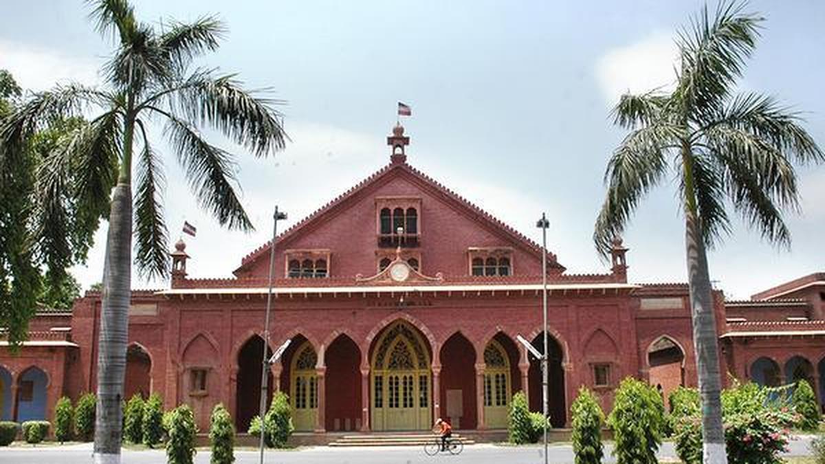 AMU Erupts: Students Block All Four Entry Gates Over Union Election Demand
