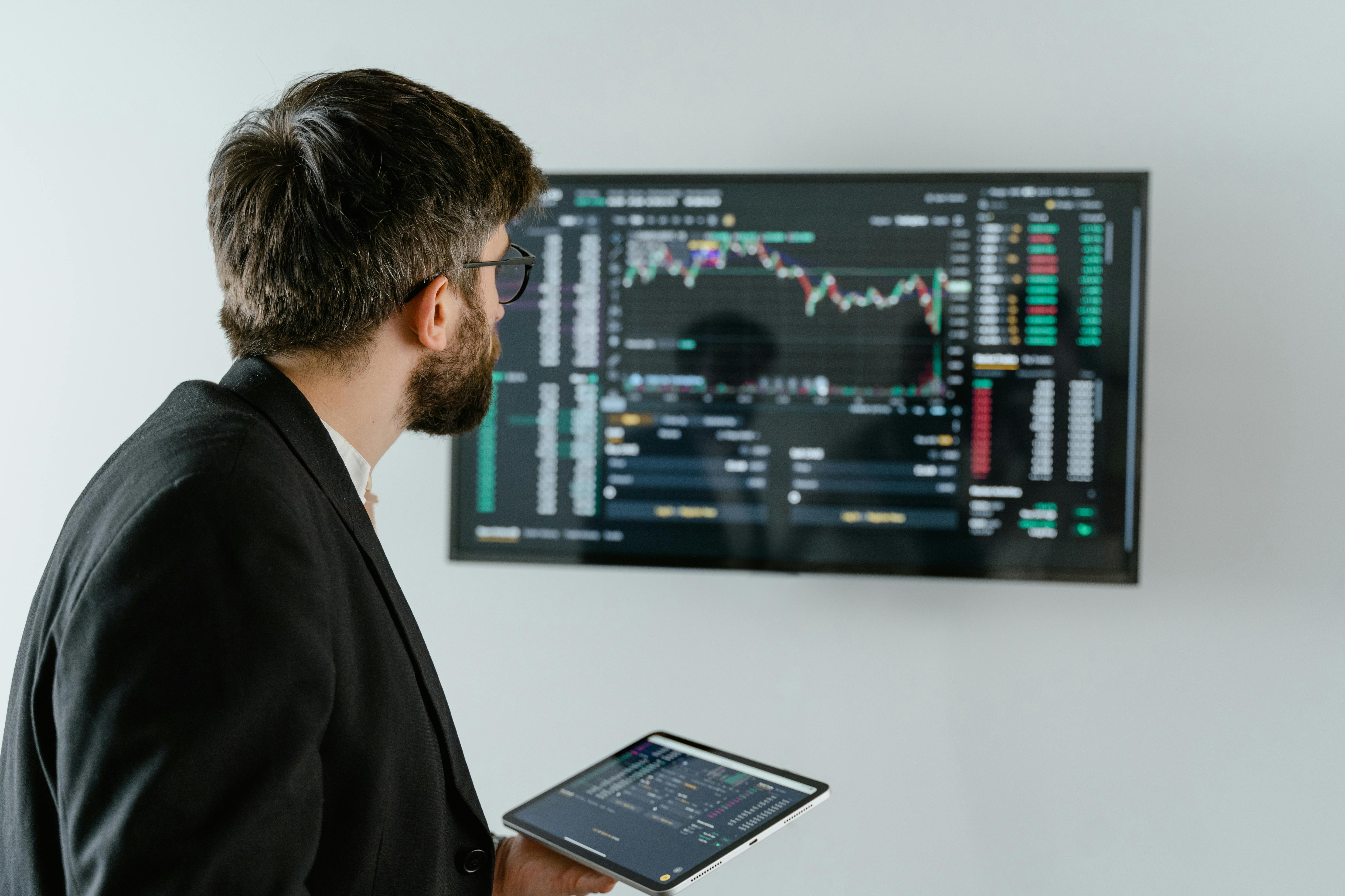 On Holding (onon) Outlines Ambitious Goals and $1b Buyback, Jumps 7.6%