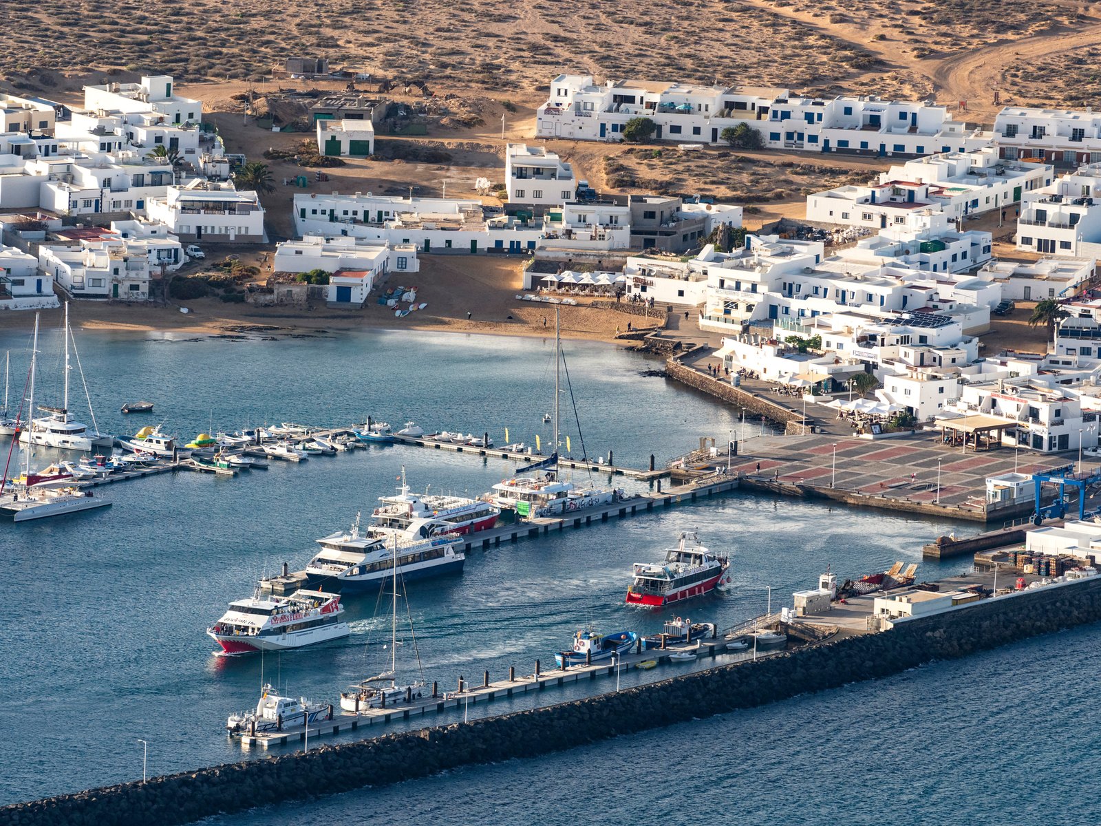 Spain’s last ‘secret’ island that looks more like Mykonos is just off the mainland and it’s 28C next week