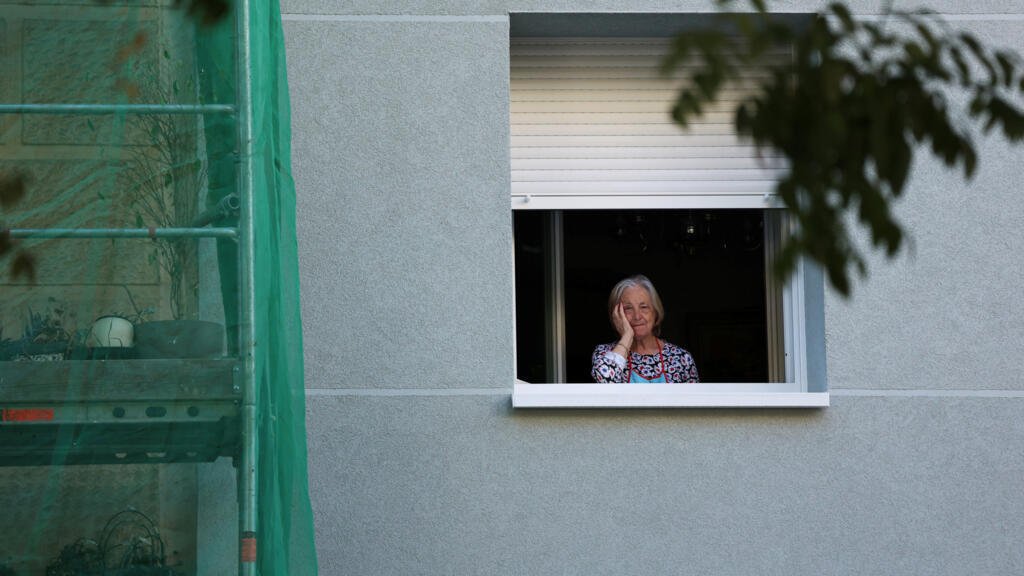 Evicted 87-year-old Spanish pensioner to return home after deal