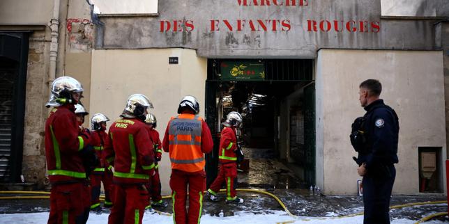 Oldest Covered Market in Paris 'completely Destroyed' in Overnight Fire