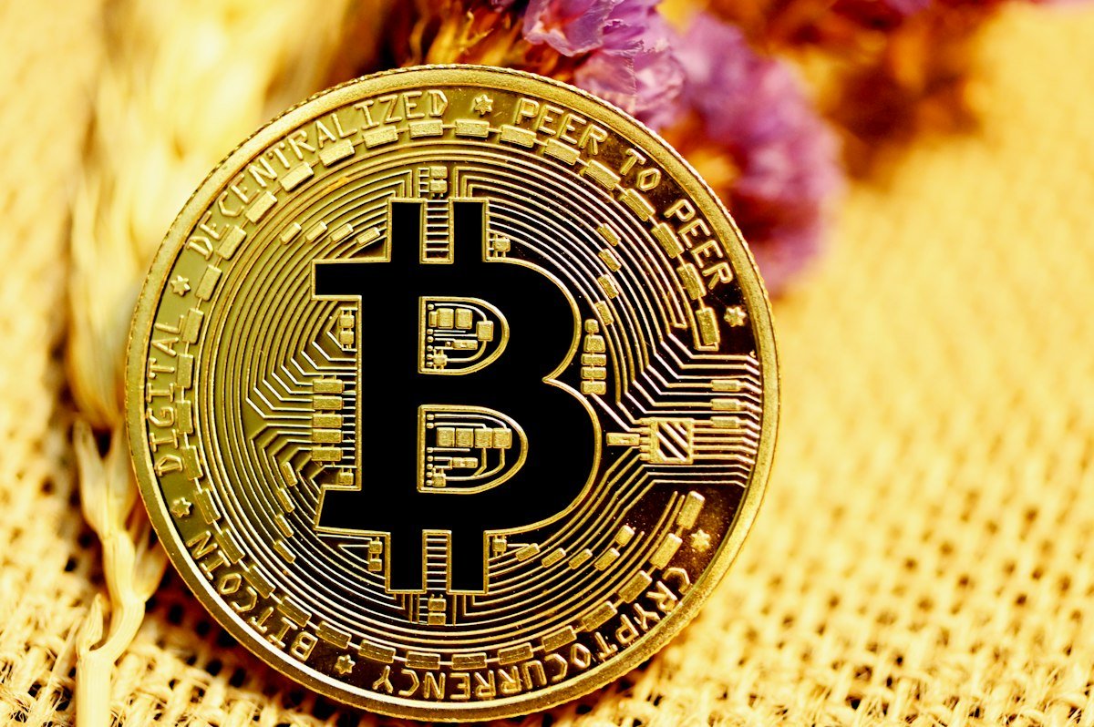 Sovereign Stablecoins and Tokenized Treasuries: How Institutional Digital Dollars Are Silently Rewiring Cross-Border Settlement