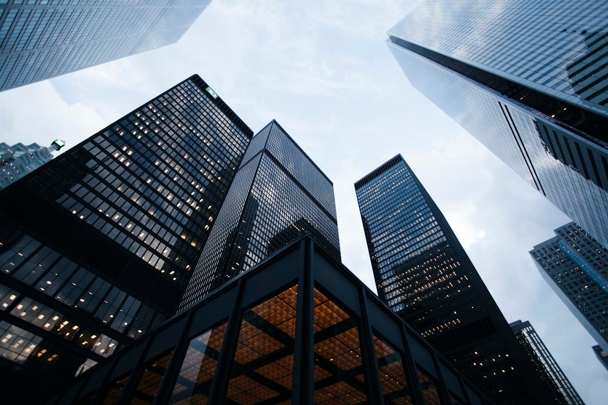 The Death of Growth-At-All-Costs: Why Late-Stage Venture Capital Has Permanently Shifted to Free Cash Flow Multiples